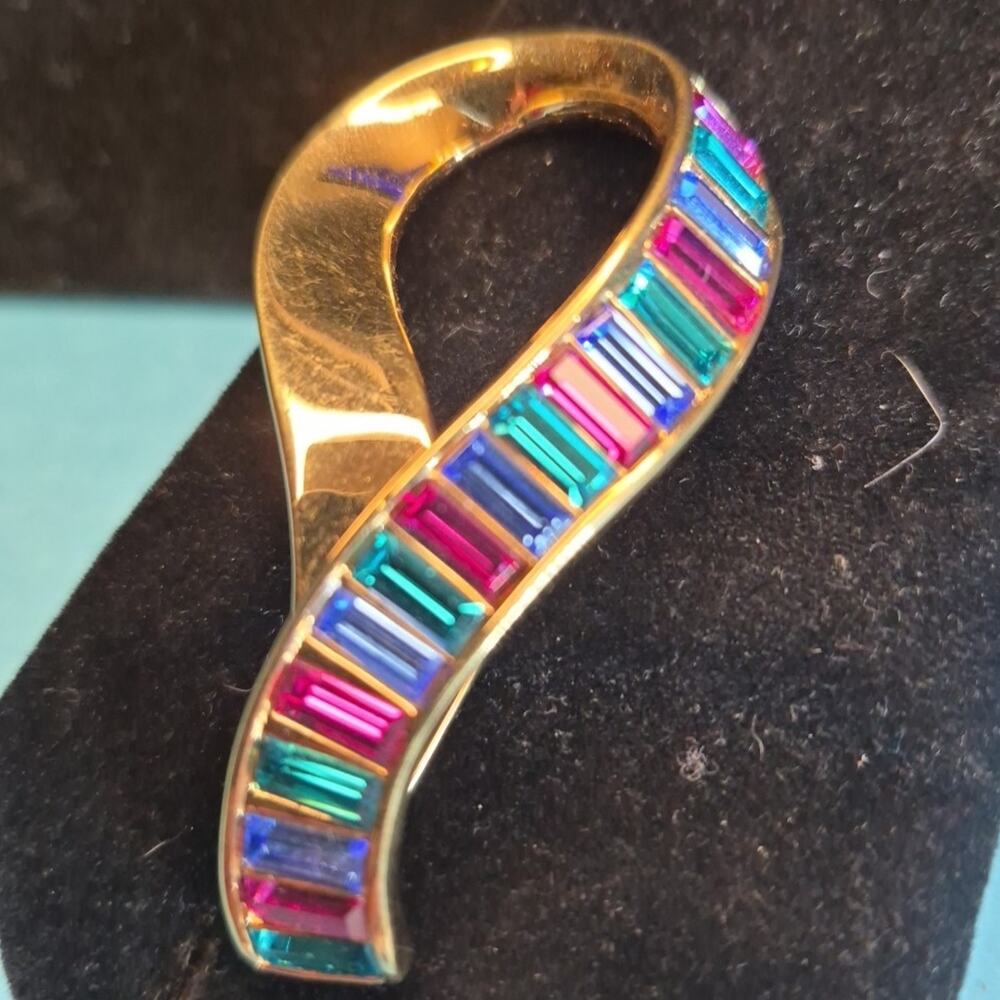 Vintage Multicolor Ribbon Brooch Gold‑Tone w Baguette Cut Crystals - Elegant Pin